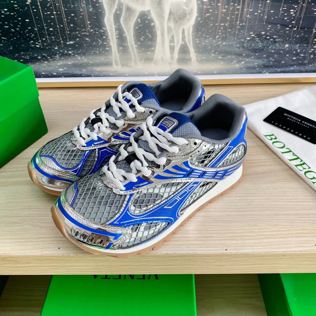 p620🐮🐮High-end version, the original 1:1 couple style new model is on the shelves🔥BV Orbit sneakers Wang Yibo's same style couple's Dad Runner sneakers, made of lightweight technical mesh fabric. Features a geometric patterned rubber outsole. The outsole is made of color-blocked TPU outsole. Size: women’s shoes 35-40, men’s shoes 39-45.
